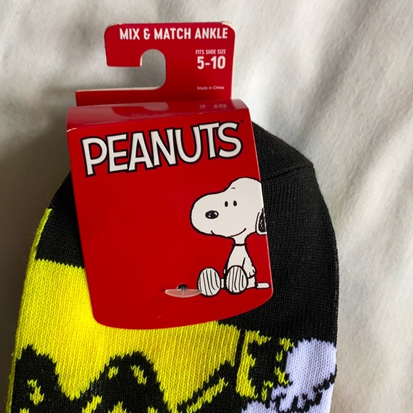 Snoopy Peanuts socks 6 pairs NWT - Picture 9 of 12
